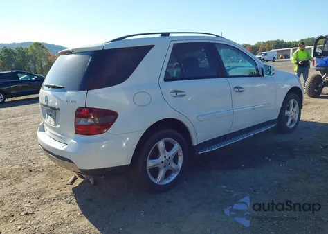 2008 Mercedes-Benz Ml 350 4Matic z USA, uszkodzony, nr VIN 4JGBB86E18A324564